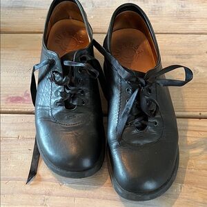 Classic Black Leather Women's Oxfords